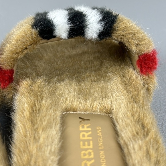 Burberry Kids Faux Fur Hockley Slipper. Size 30. US 12.5. - Picture 11 of 17